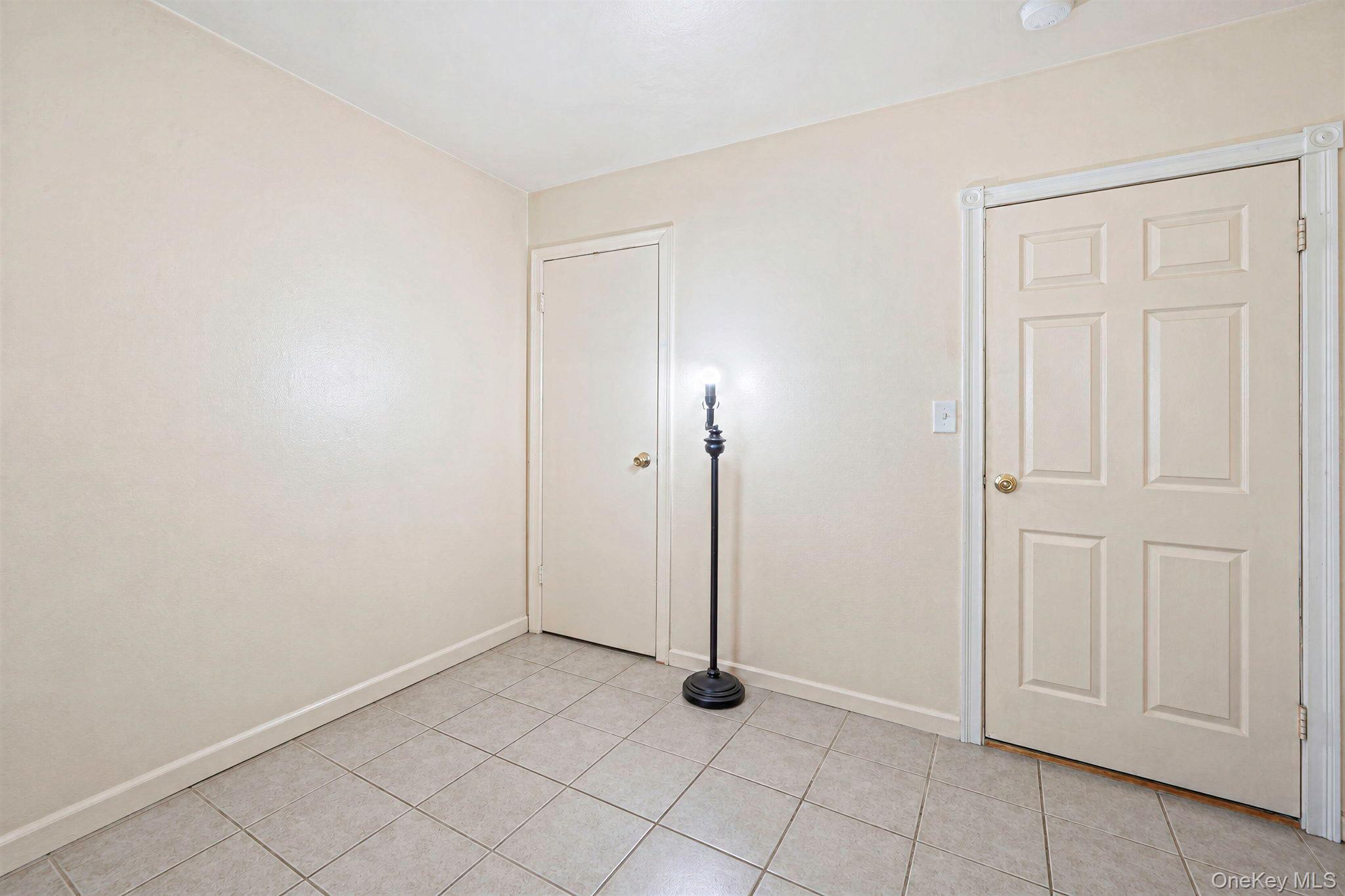 182 Commack Road Deer Park, NY 11729 - Photo 25 of 30 Gallery Image 25