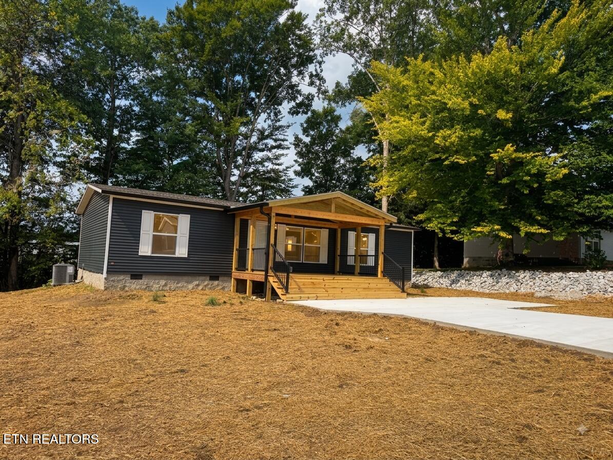 135 Edgewood Boulevard Oneida, TN 37841 - Photo 6 of 26 Photo 3