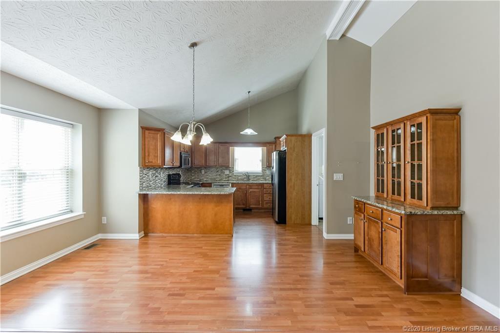 5529 Raintree Ridge Jeffersonville, IN 47130 - Photo 9 of 47 Gallery Image 9
