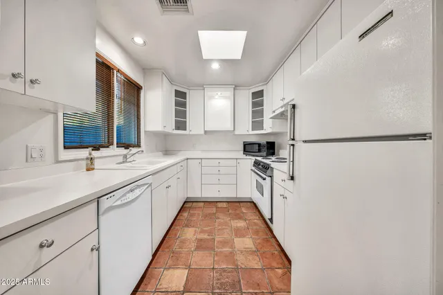 a view of a pathway of a building