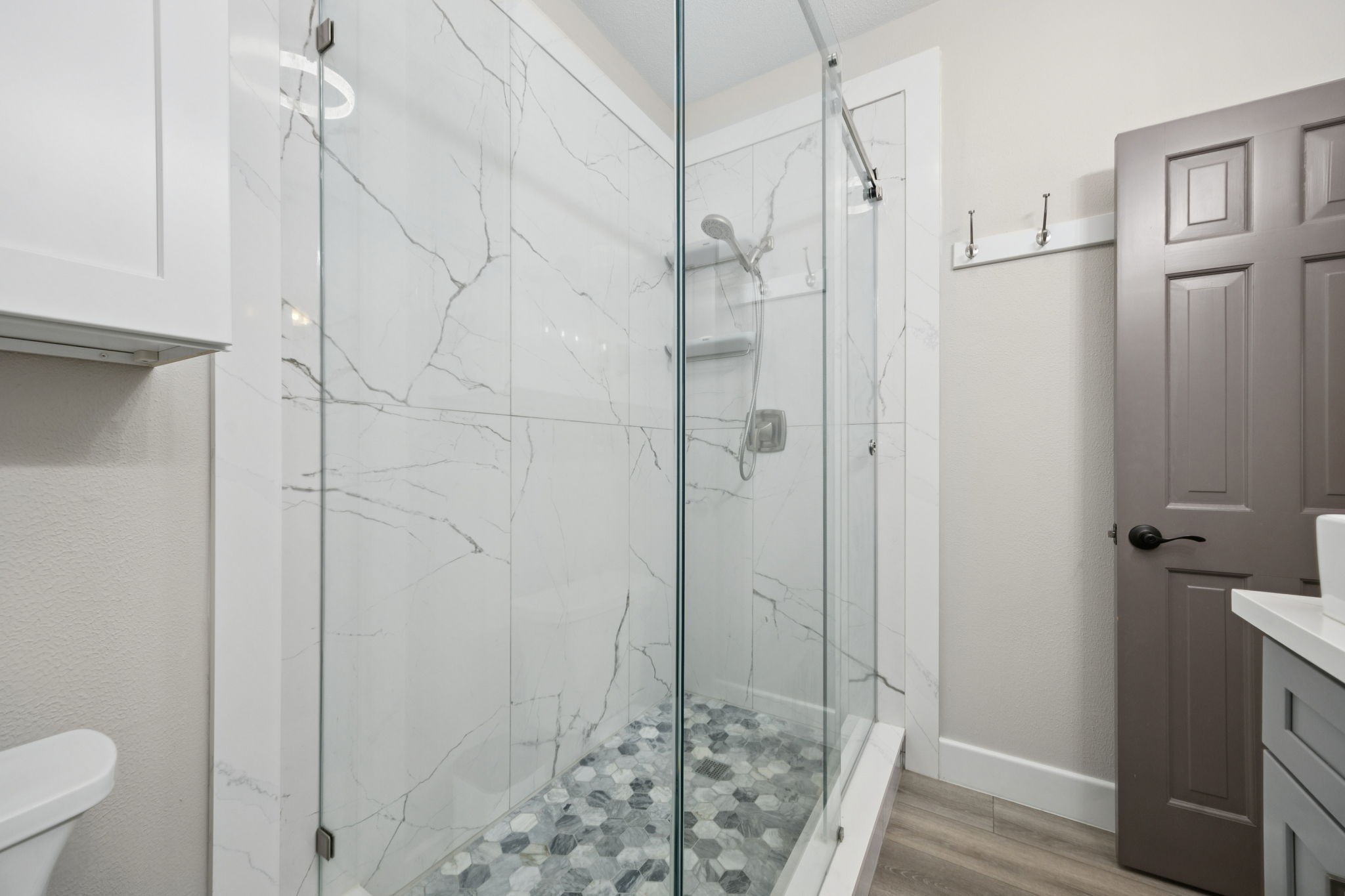 500 River Road, Unit 106 Montgomery, TX 77356 - Photo 18 of 31 a bathroom with a shower