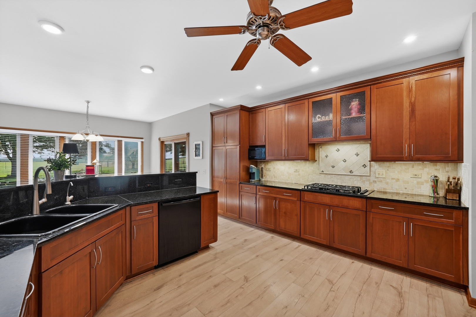 23401 Lucas Road DeKalb, IL 60115 - Photo 14 of 66