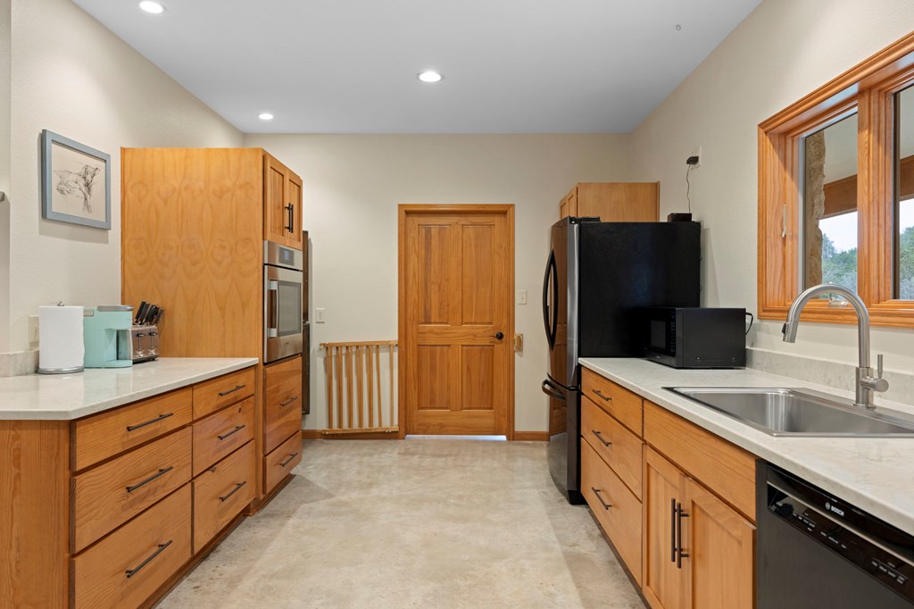 2269 Old Rocksprings Road Leakey, TX 78873 - Photo 14 of 55