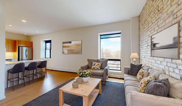 $1,695 | 2109 Blaisdell Avenue, Unit 302, Minneapolis, MN 55404