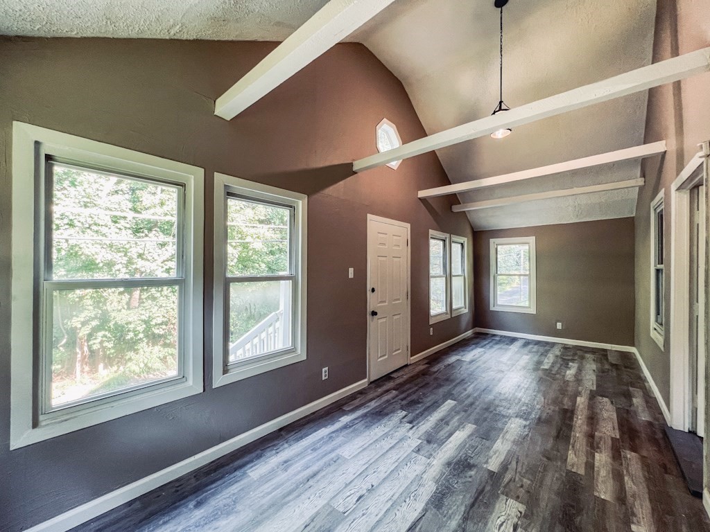 38 Larchmont Street Springfield, MA 01109 - Photo 3 of 29 Gallery Image 3