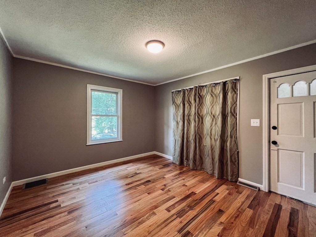 38 Larchmont Street Springfield, MA 01109 - Photo 5 of 29 Gallery Image 5
