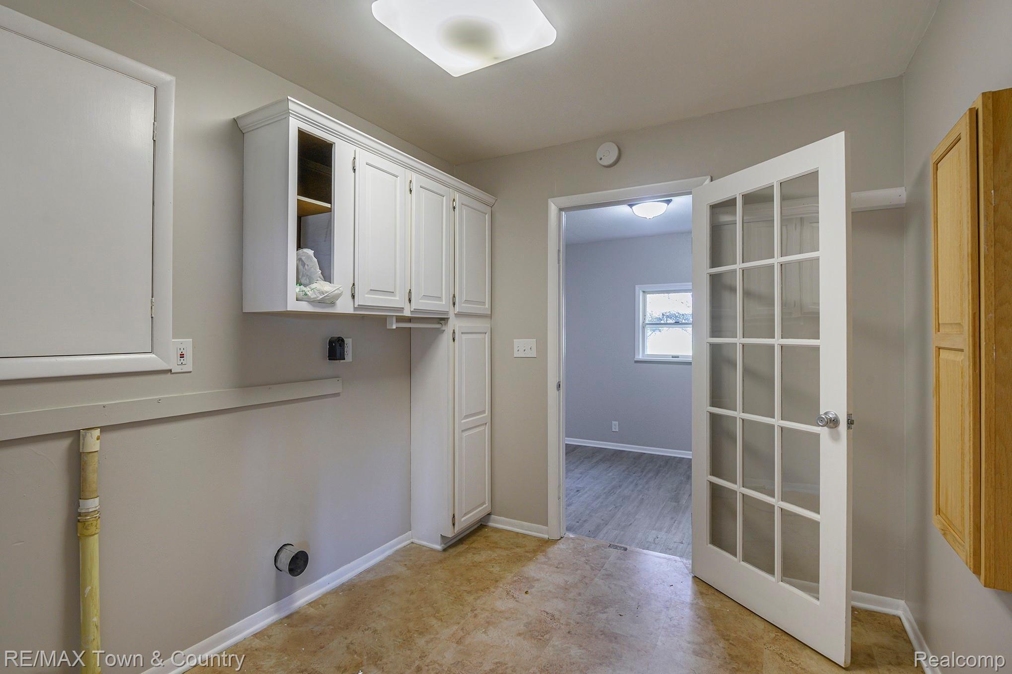 11170 Coldwater Road Flushing, MI 48433 - Photo 11 of 21 8.jpg