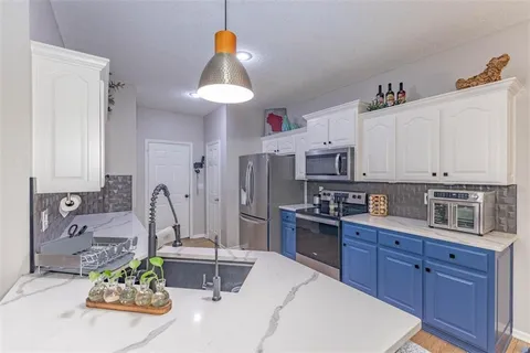 $329,950 | 34225 West 90th Circle, De Soto, KS 66018