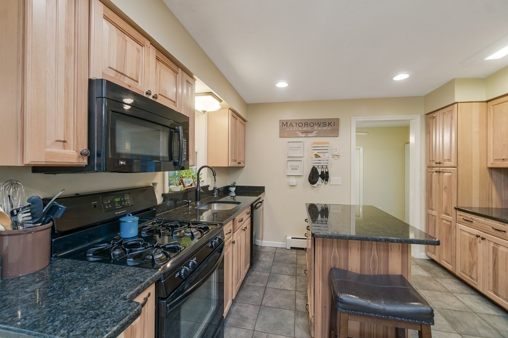 97 Pierce Road West Brookfield, MA 01585 - Photo 2 of 40 Gallery Image 2