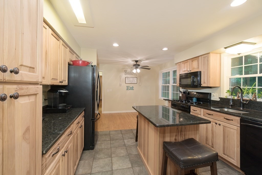 97 Pierce Road West Brookfield, MA 01585 - Photo 3 of 40 Gallery Image 3