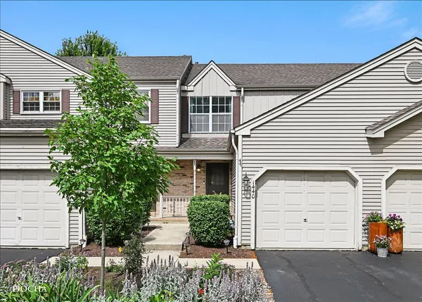 $260,000 | 1440 Foxcroft Drive, Aurora, IL 60506