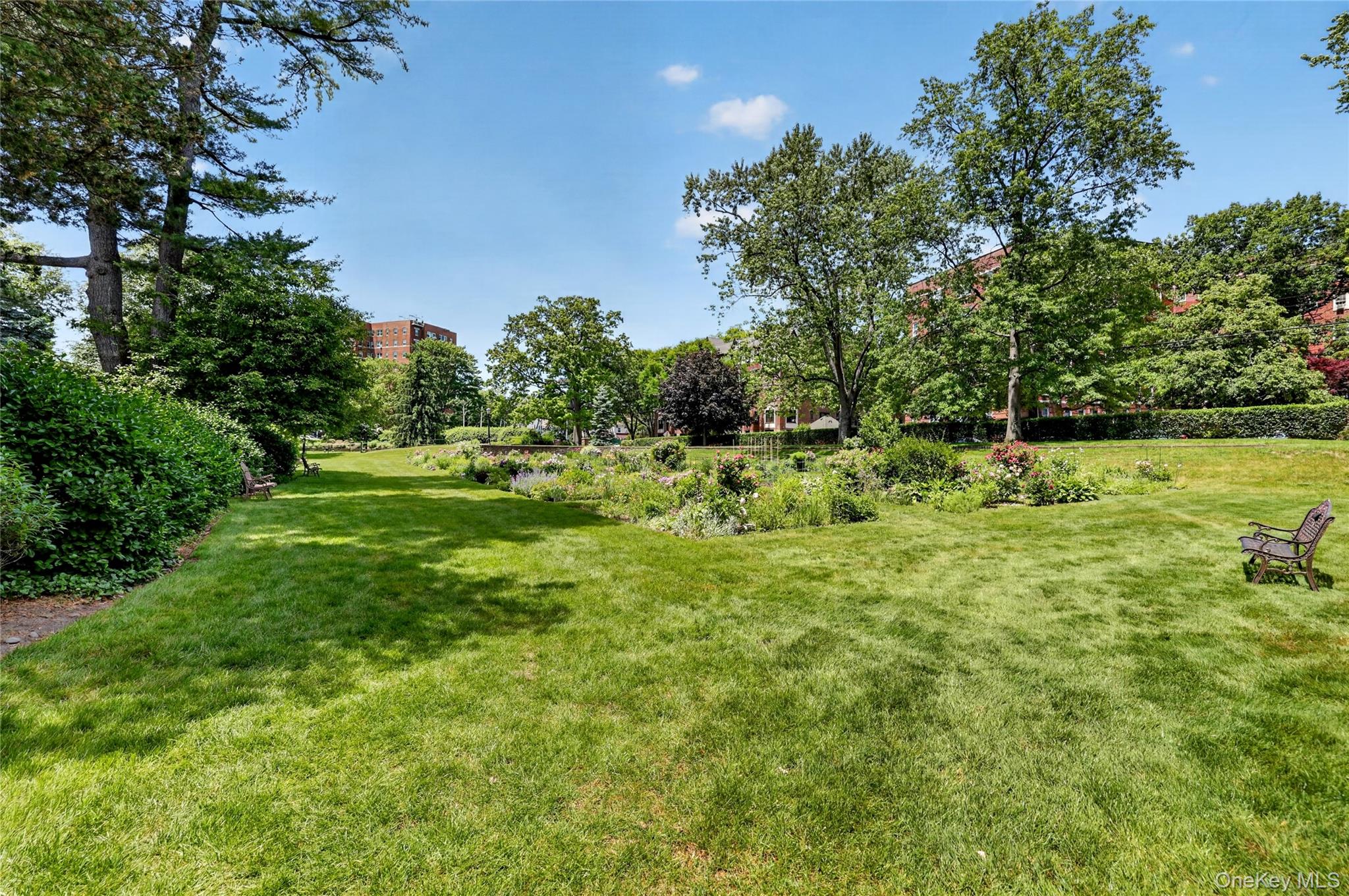 10 Brooklands, Unit 5H Bronxville, NY 10708 - Photo 29 of 33