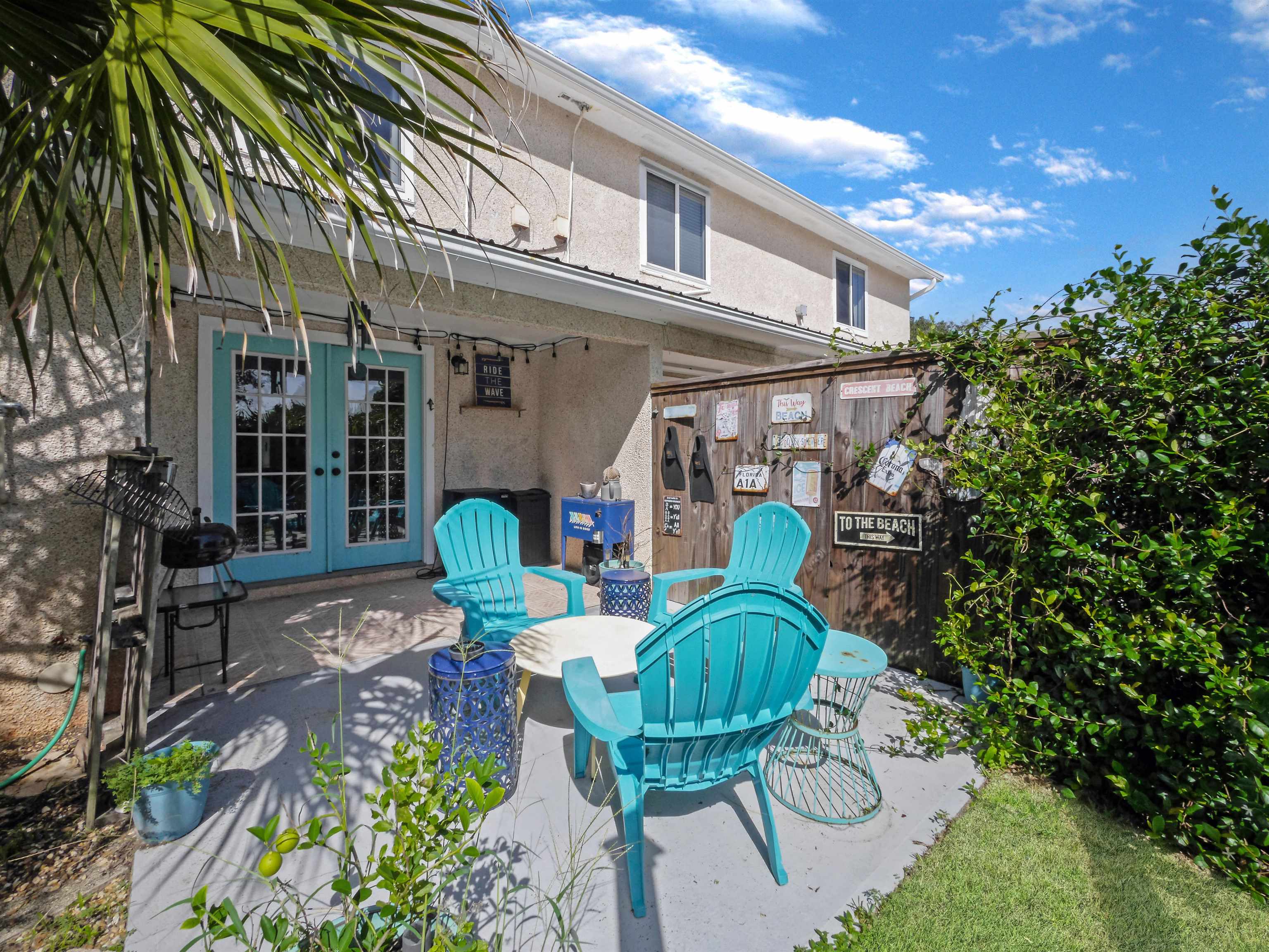 6444 Madison Street St. Augustine, FL 32080 - Photo 5 of 36 a view of a chairs and table in patio