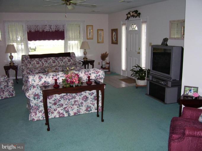 16296 Murray Road Ridge, MD 20680 - Photo 9 of 22 Living Room