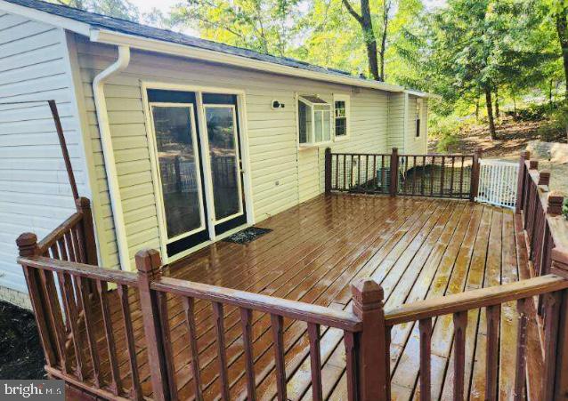 17989 Possum Point Road Dumfries, VA 22026 - Photo 7 of 33 Deck