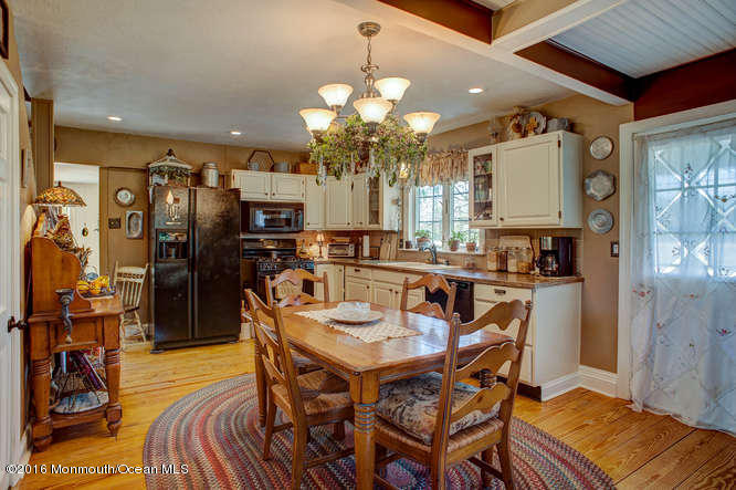 52 Polhemustown Road Allentown, NJ 08501 - Photo 19 of 30 52 Polhemustown Rd Allentown-small-010-4