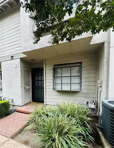 $3,000 | 2220 East Chapman Avenue, Unit 34, Fullerton, CA 92831