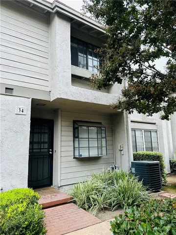 $3,000 | 2220 East Chapman Avenue, Unit 34, Fullerton, CA 92831