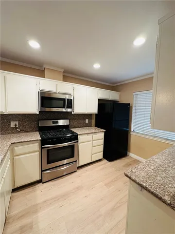 $3,000 | 2220 East Chapman Avenue, Unit 34, Fullerton, CA 92831