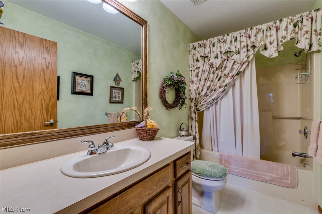 12175 Girdled Road Painesville, OH 44077 - Photo 16 of 23 Gallery Image 16