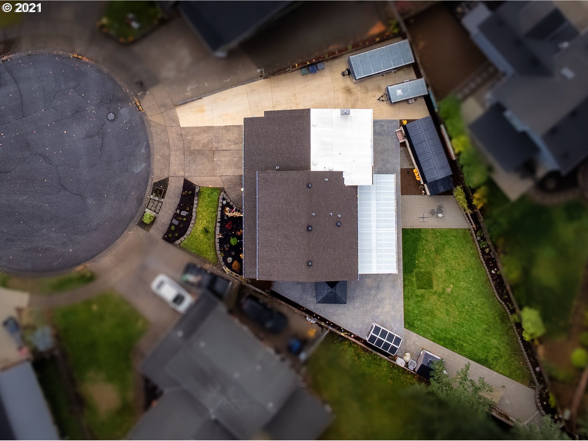 497 71st Street Springfield, OR 97478 - Photo 2 of 32 an aerial view of a house with a yard