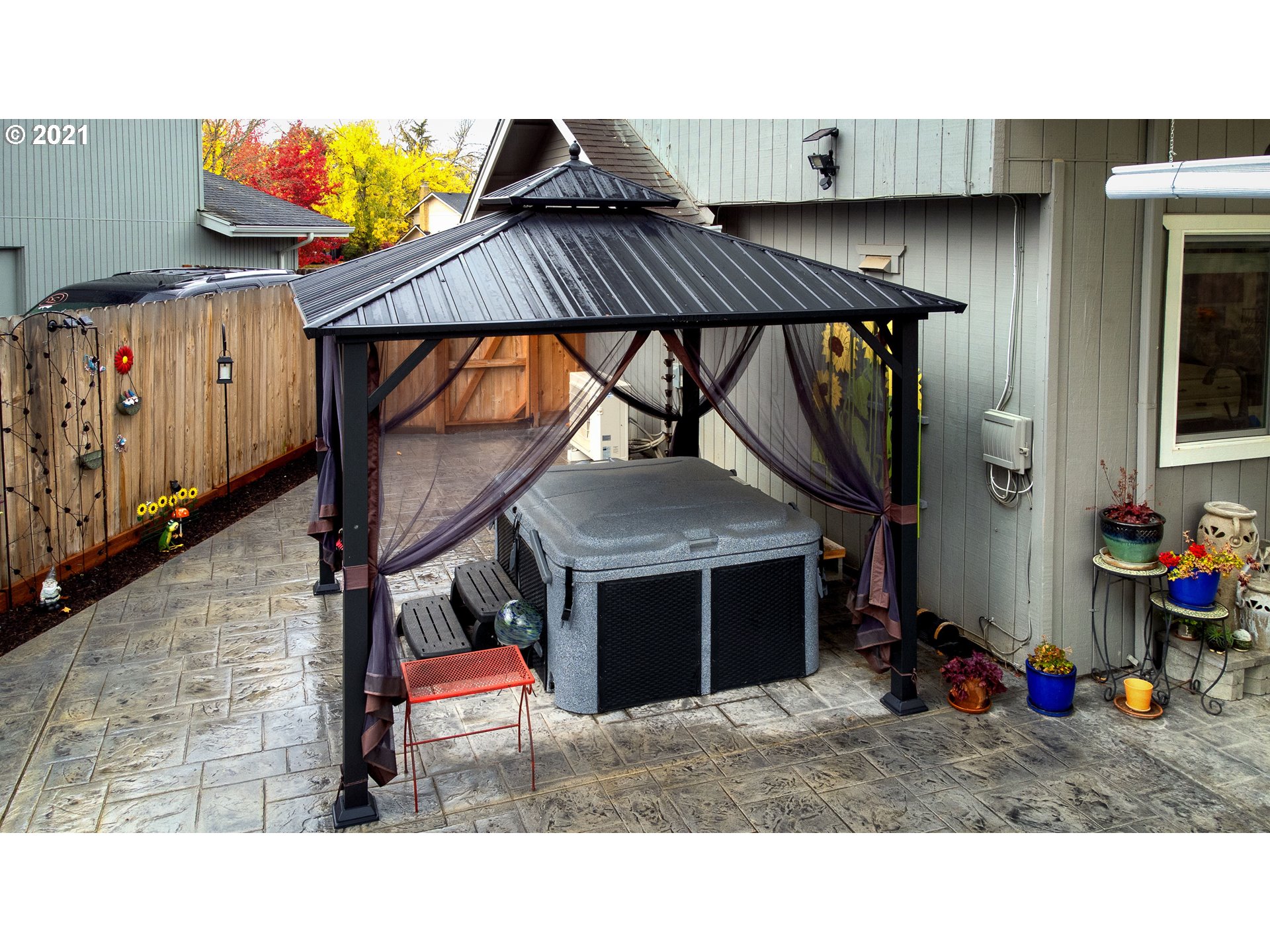 497 71st Street Springfield, OR 97478 - Photo 30 of 32 a view of outdoor space and porch
