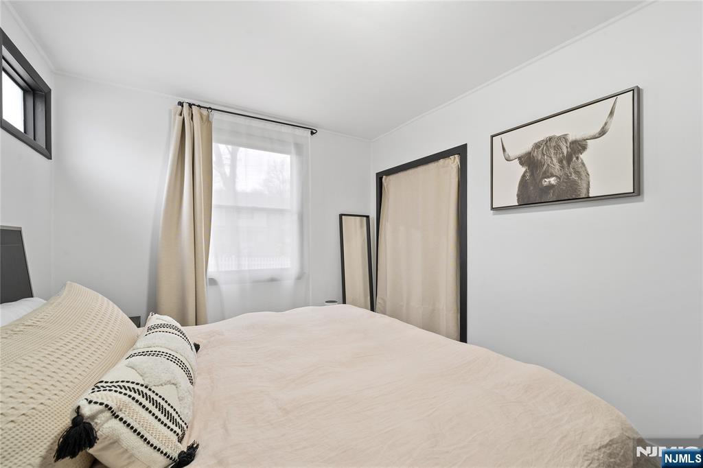 27 Garrabrant Road Clifton, NJ 07013 - Photo 12 of 24