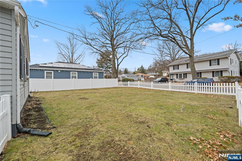 27 Garrabrant Road Clifton, NJ 07013 - Photo 16 of 24