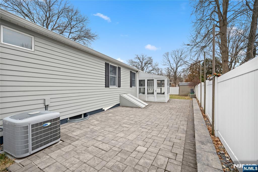 27 Garrabrant Road Clifton, NJ 07013 - Photo 18 of 24