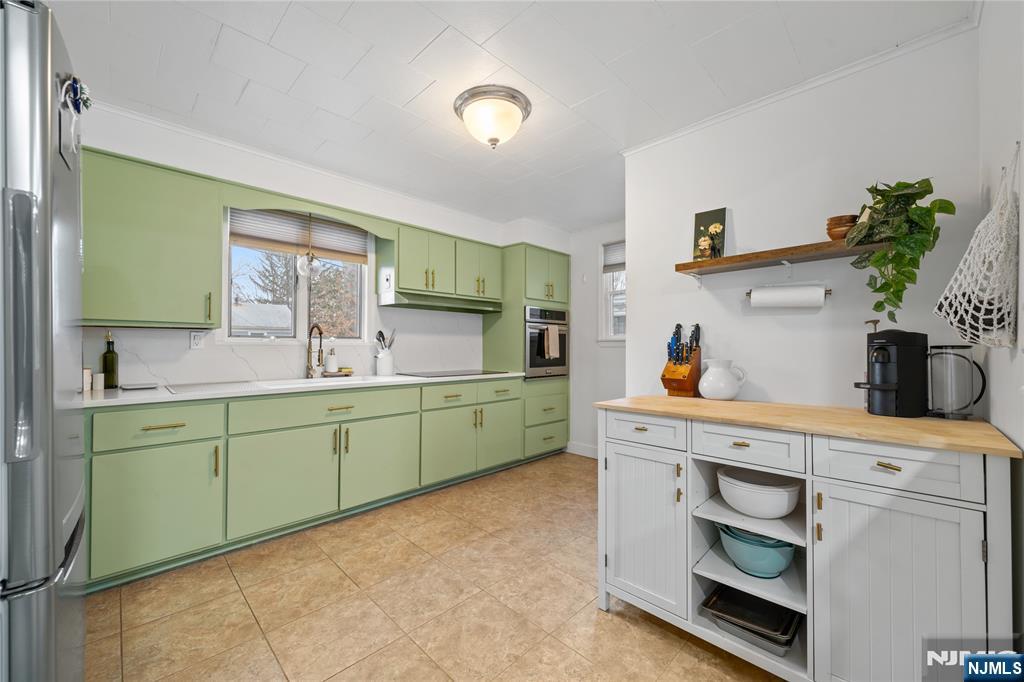 27 Garrabrant Road Clifton, NJ 07013 - Photo 8 of 24