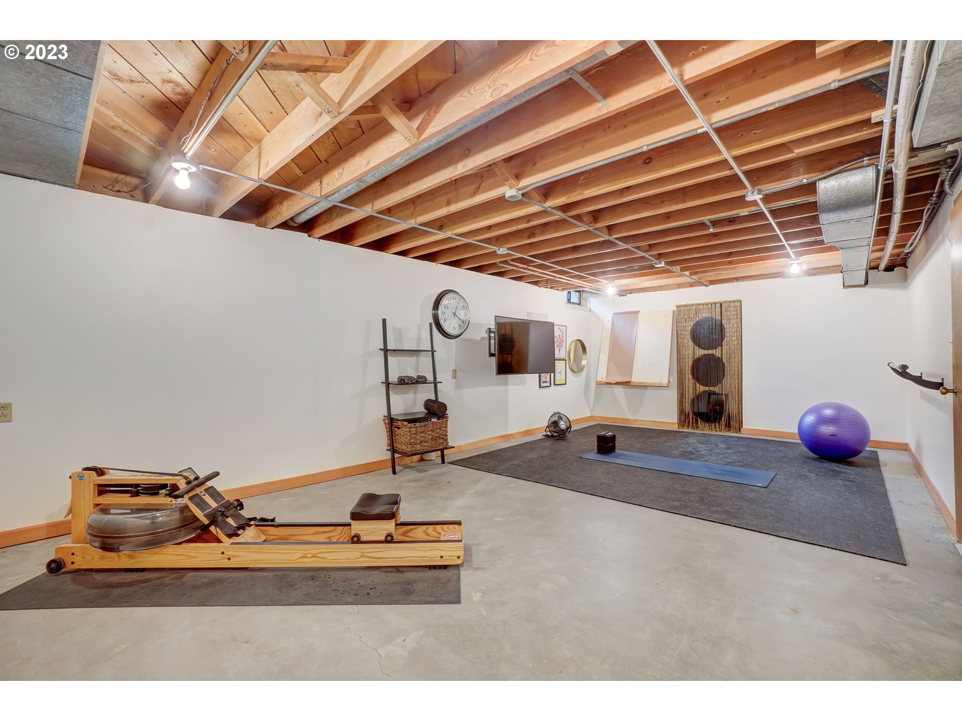 4020 Northeast Rosa Parks Way Portland, OR 97211 - Photo 34 of 48 a room with gym equipment