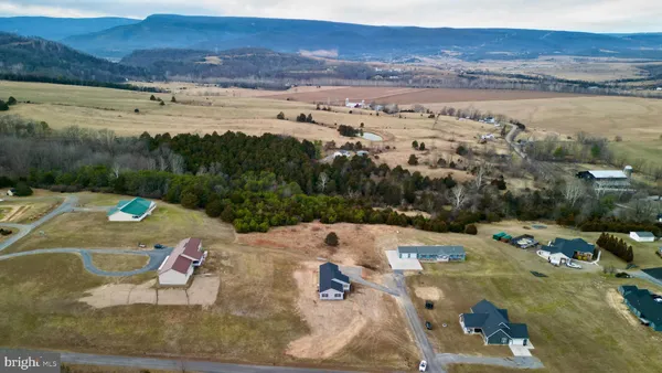 $345,000 | 10 Earhart Court, Petersburg, WV 26847