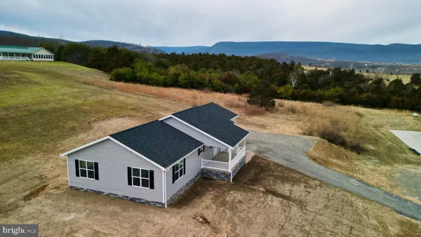 $345,000 | 10 Earhart Court, Petersburg, WV 26847