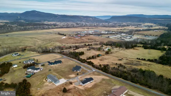 $345,000 | 10 Earhart Court, Petersburg, WV 26847