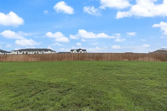 $1,995 | 1802 Aslynn Circle, Aubrey, TX 76227