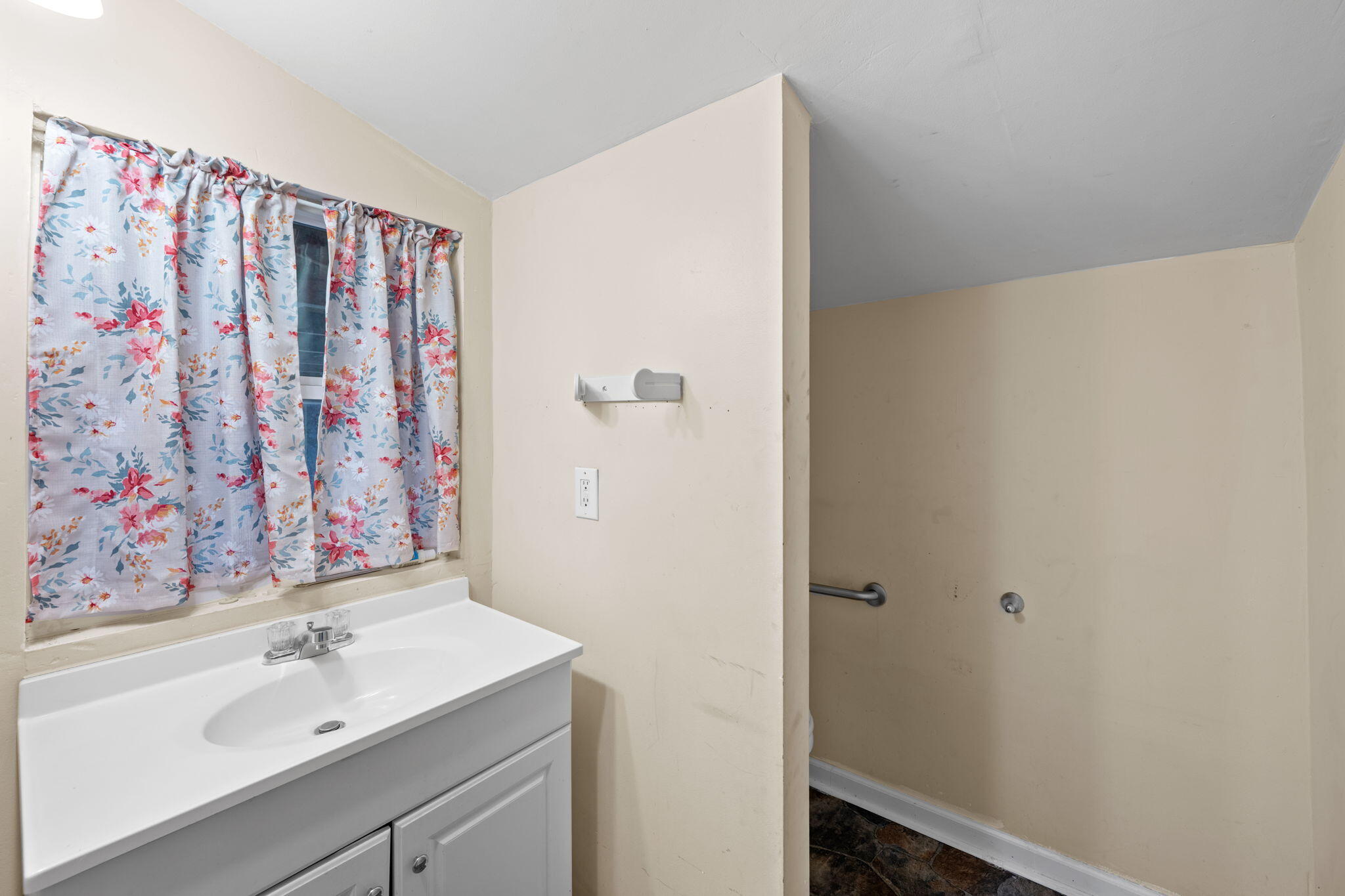 5642 Tucker Road Ooltewah, TN 37363 - Photo 26 of 52 mother in law suite bathroom