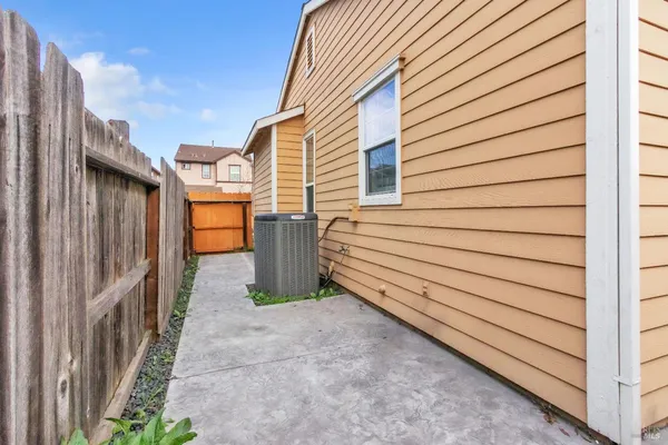 $523,000 | 927 Freedom Drive, Suisun City, CA 94585