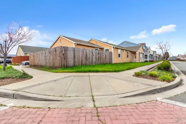 $523,000 | 927 Freedom Drive, Suisun City, CA 94585