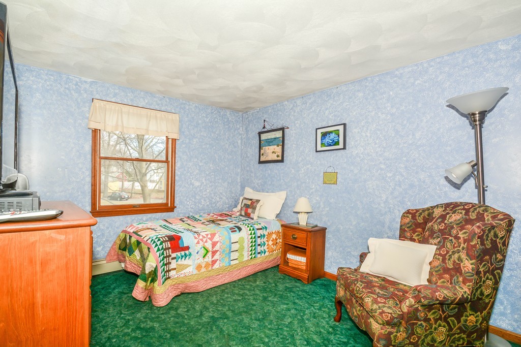 48 Chestnut Road Reading, MA 01867 - Photo 17 of 29 Gallery Image 17