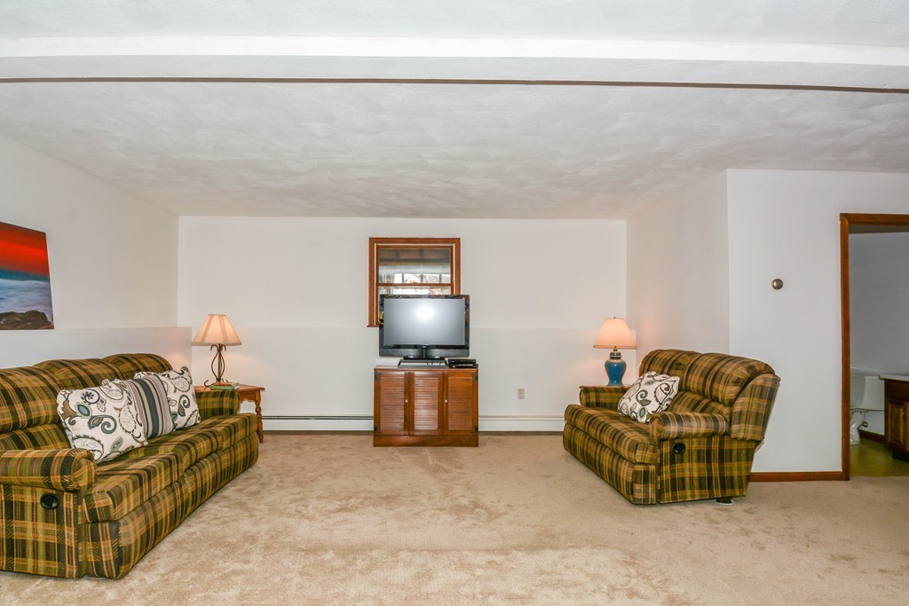 48 Chestnut Road Reading, MA 01867 - Photo 21 of 29 Gallery Image 21