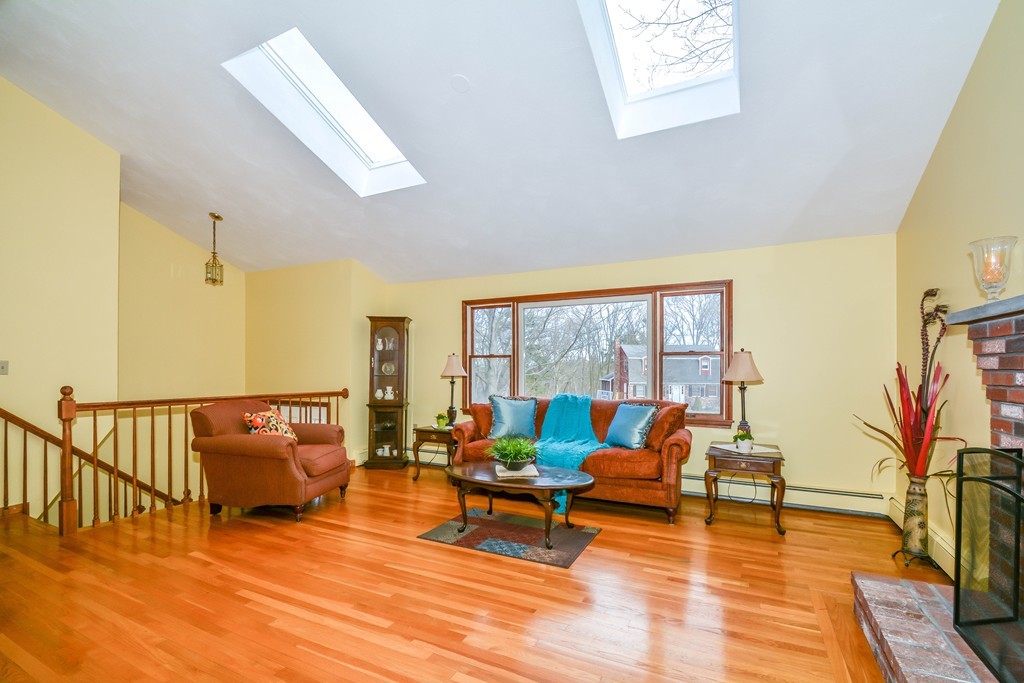 48 Chestnut Road Reading, MA 01867 - Photo 3 of 29 Gallery Image 3