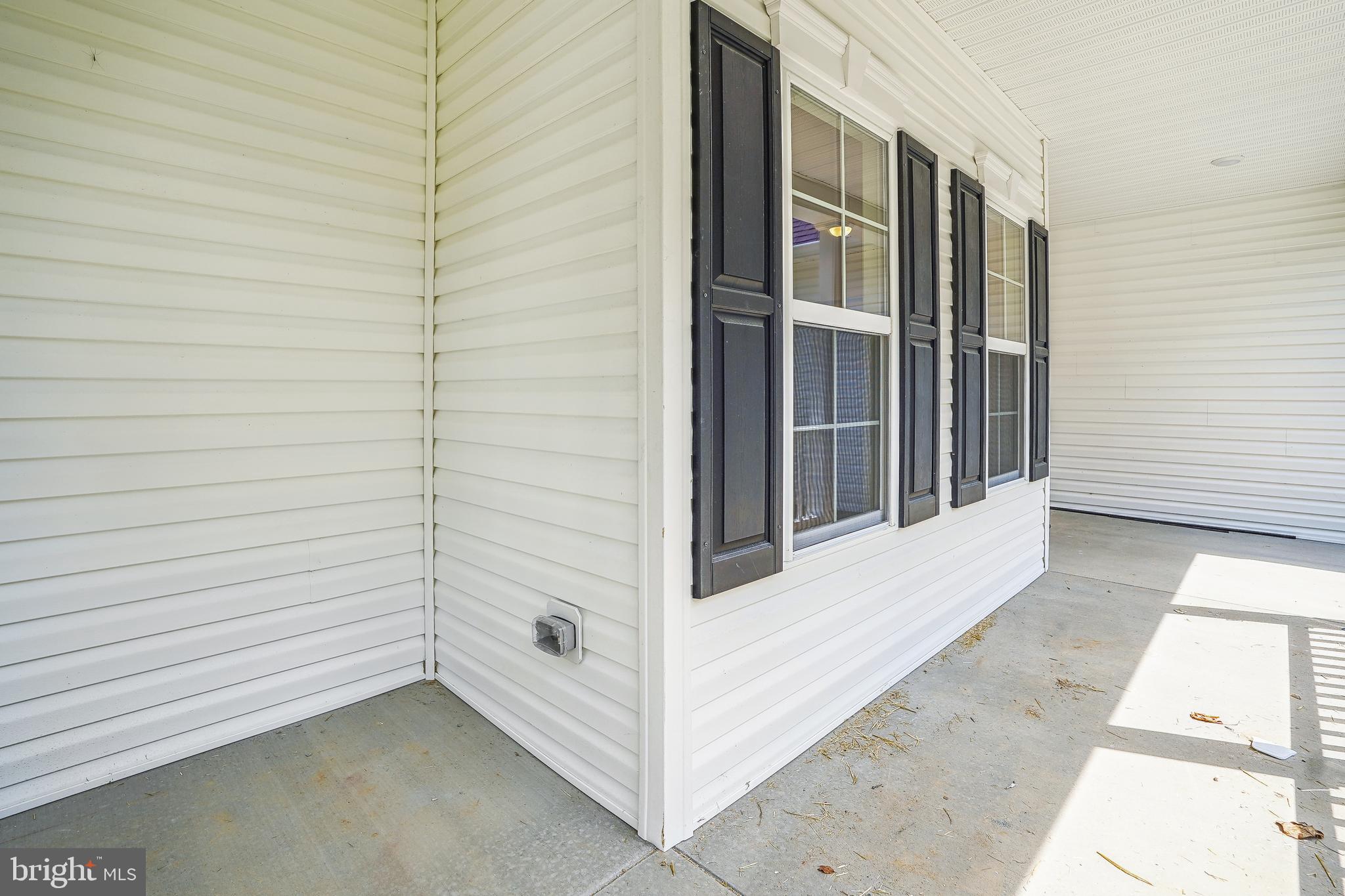 365 Castleton View Road Castleton, VA 22716 - Photo 9 of 13 Porch