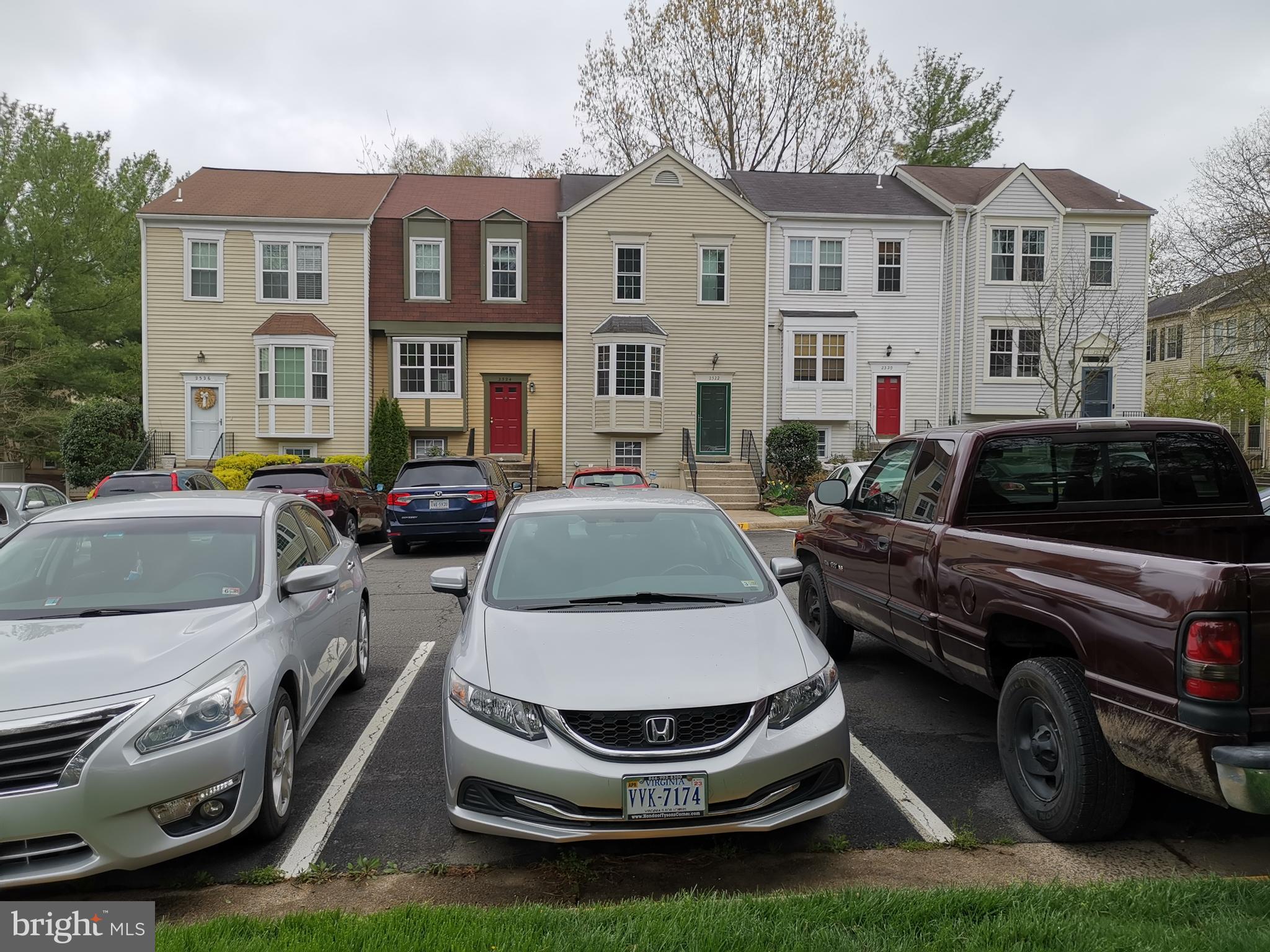 2322 Hunters Square Court Reston, VA 20191 - Photo 2 of 29