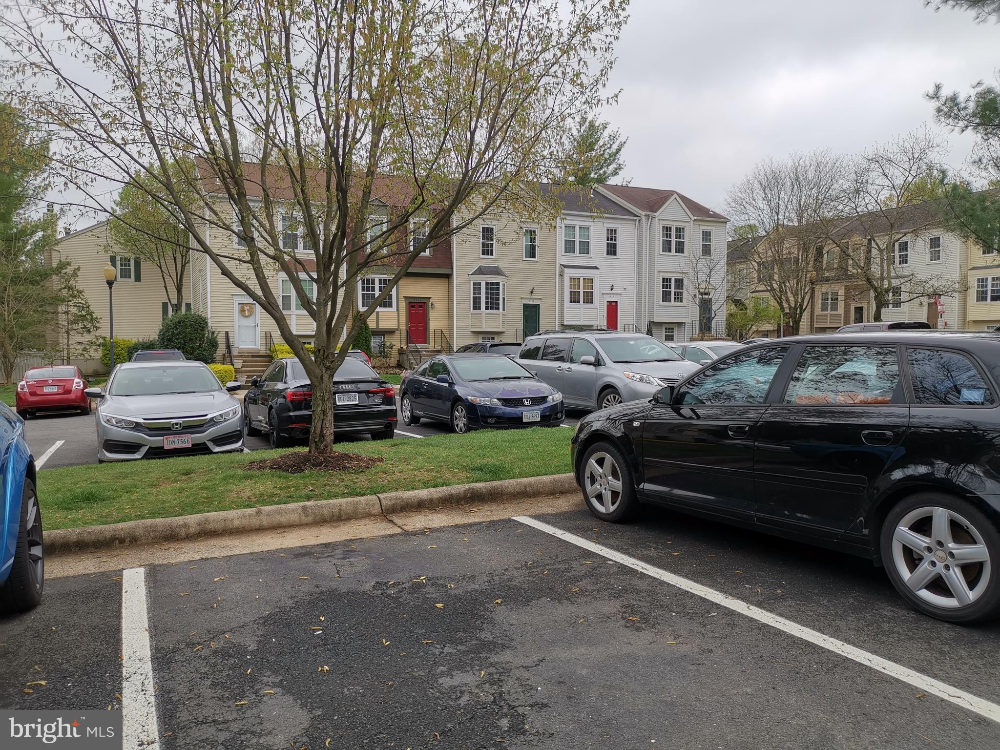 2322 Hunters Square Court Reston, VA 20191 - Photo 3 of 29