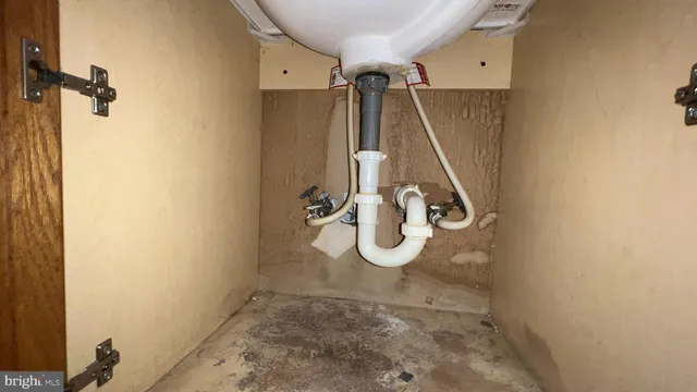 an empty room with a door