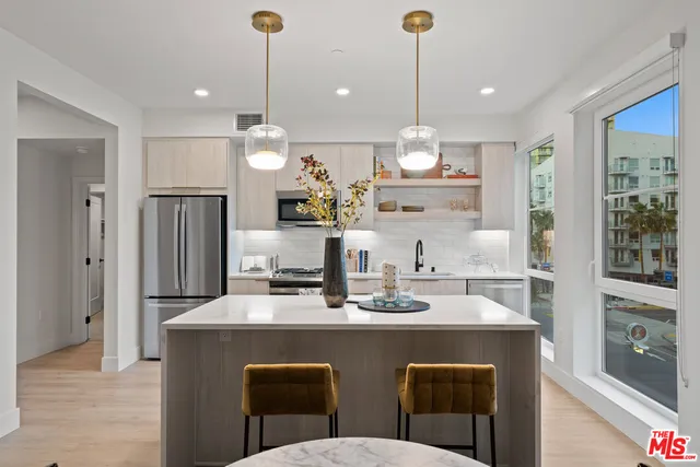 $2,999 | 250 East Broadway, Unit 440, Long Beach, CA 90802