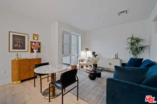 $2,999 | 250 East Broadway, Unit 440, Long Beach, CA 90802