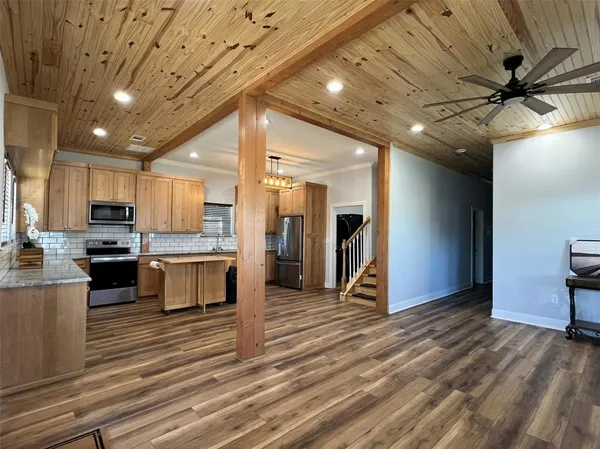 $330,000 | 724 Franklin Street, Bellevue, TX 76228