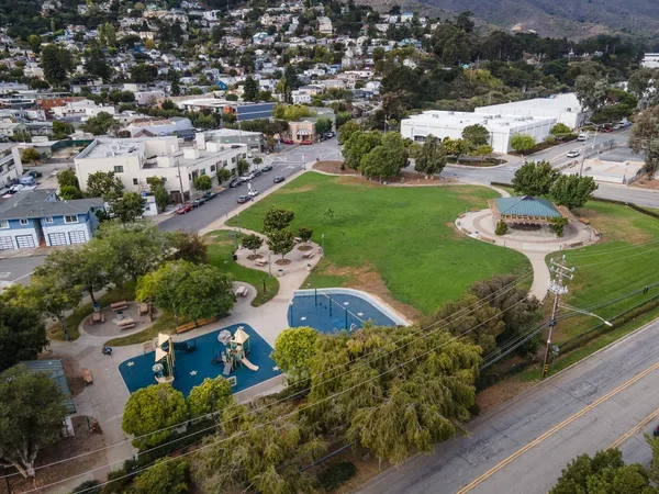 a picture of a park