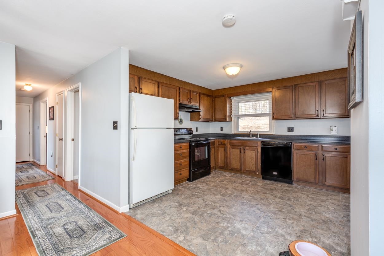 74 North Lowell Road Windham, NH 03087 - Photo 7 of 31